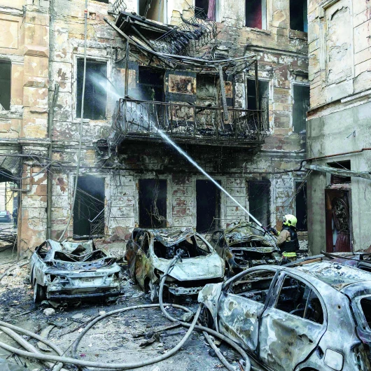 Ukrayna'da Savaşın Yeni Boyutu: Limanlar ve Başkent Hedefte
