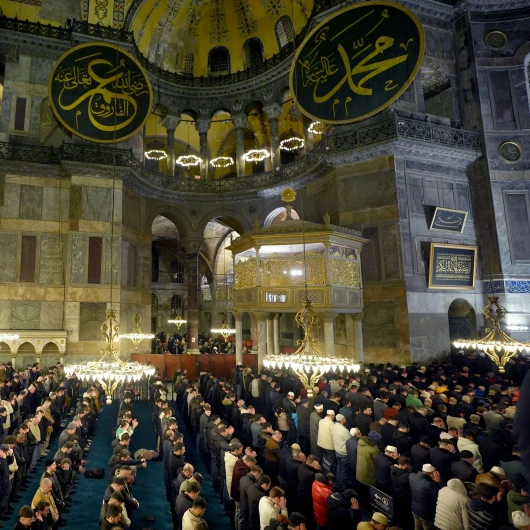 Ülkemiz Gâvur Ülkesi mi? Mâtürîdî ve Eş'arî Perspektifinden Bir Analiz