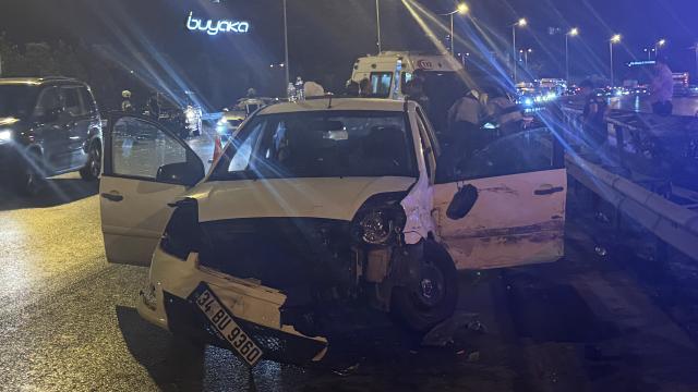 Ümraniye'de 4 Araçlı Zincirleme Kaza: 3 Yaralı