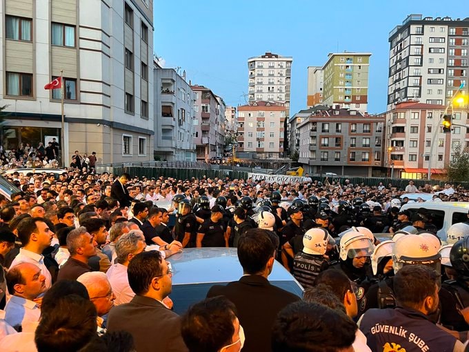 Ümraniye'de Süleymancılar merkezine polis baskını