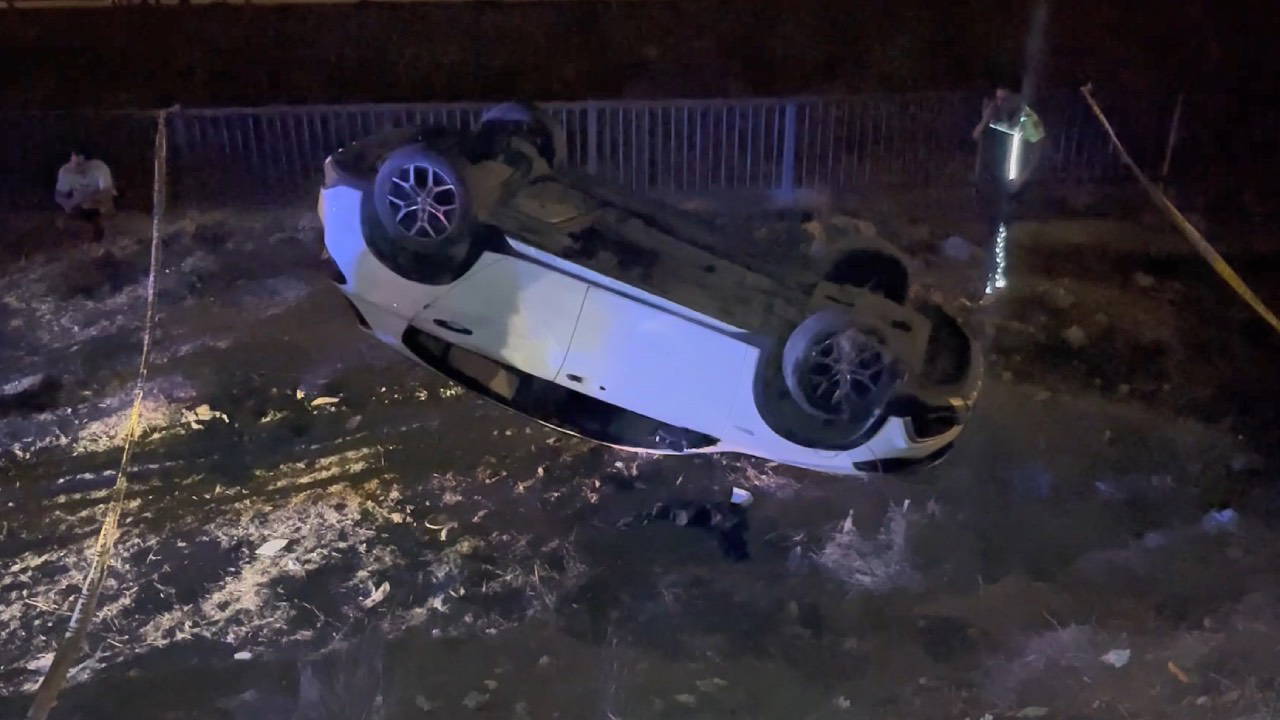 Ümraniye’de trafik kazası: Otomobil şarampole devrildi, sürücü öldü