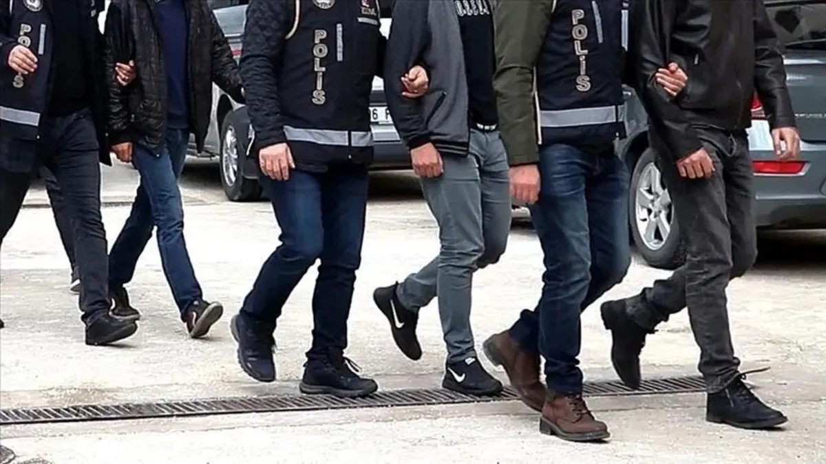Üniversiteli kızlara 'şeftali' kodu! Fuhuş çetesi çökertildi