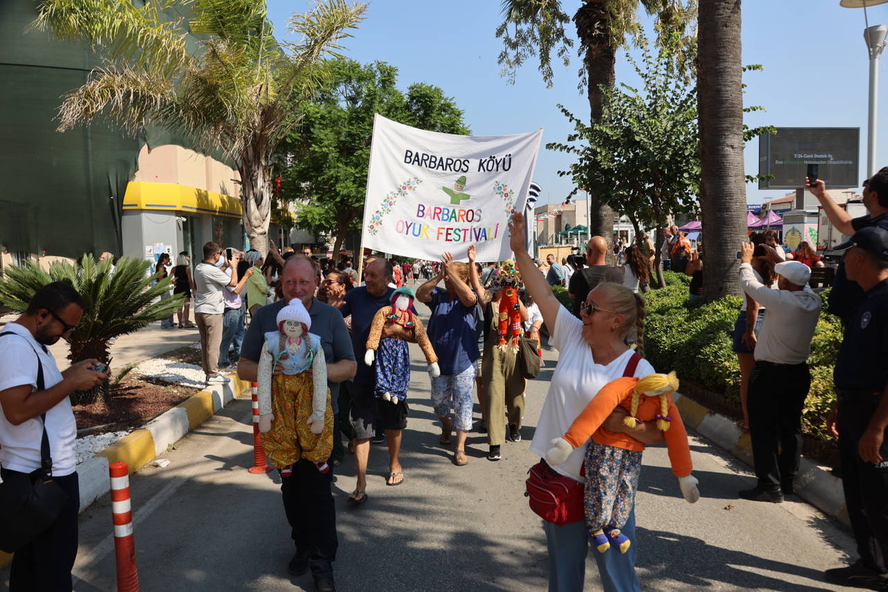 Urla'da Bağbozumu Şenlikleri Coşkuyla Başladı