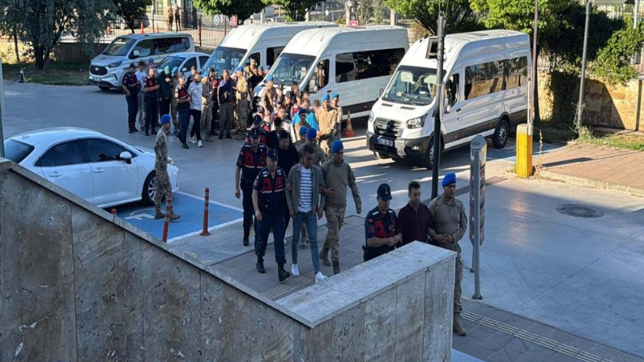 Uşak Belediyesi Soruşturmasında 15 Şüpheli Adliyede