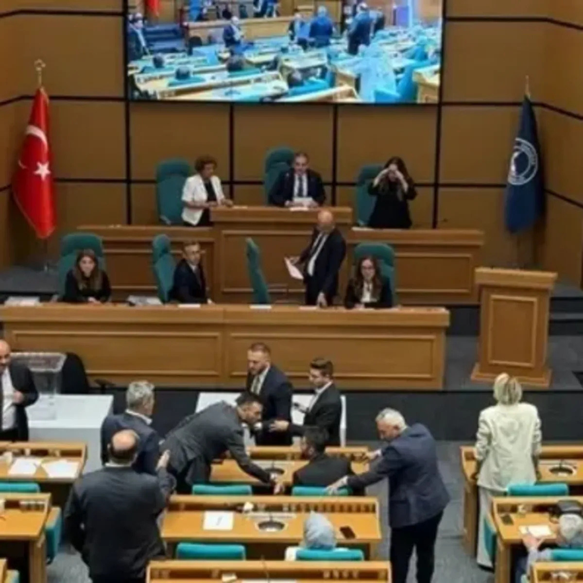 Üsküdar'da Başkan Vekili Seçimi: Mecliste Kritik Oylama Yeniden