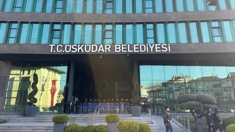Üsküdar Belediyesi'nde Ruhsat ve İskan Soruşturması: 2 Başkan Yardımcısı Gözaltında
