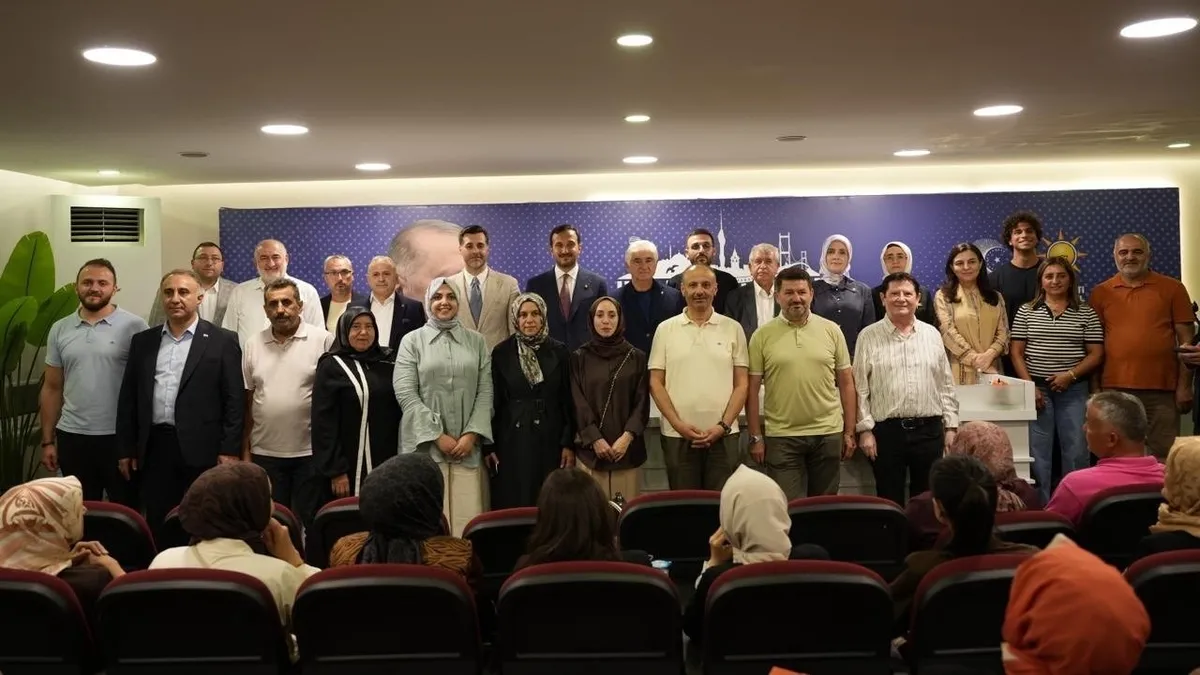 Üsküdar'da CHP'li 4 Meclis Üyesi AK Parti'ye Geçti