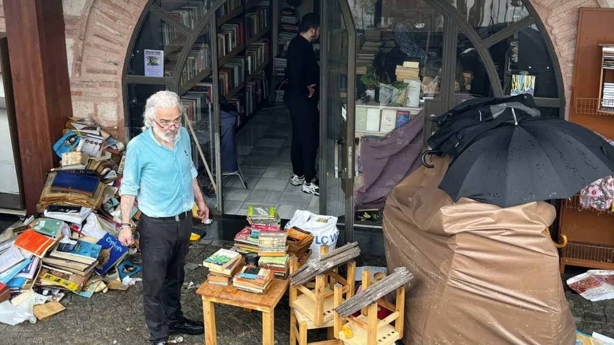 Üsküdar göle döndü! Altyapı fiyaskosuna esnaftan isyan