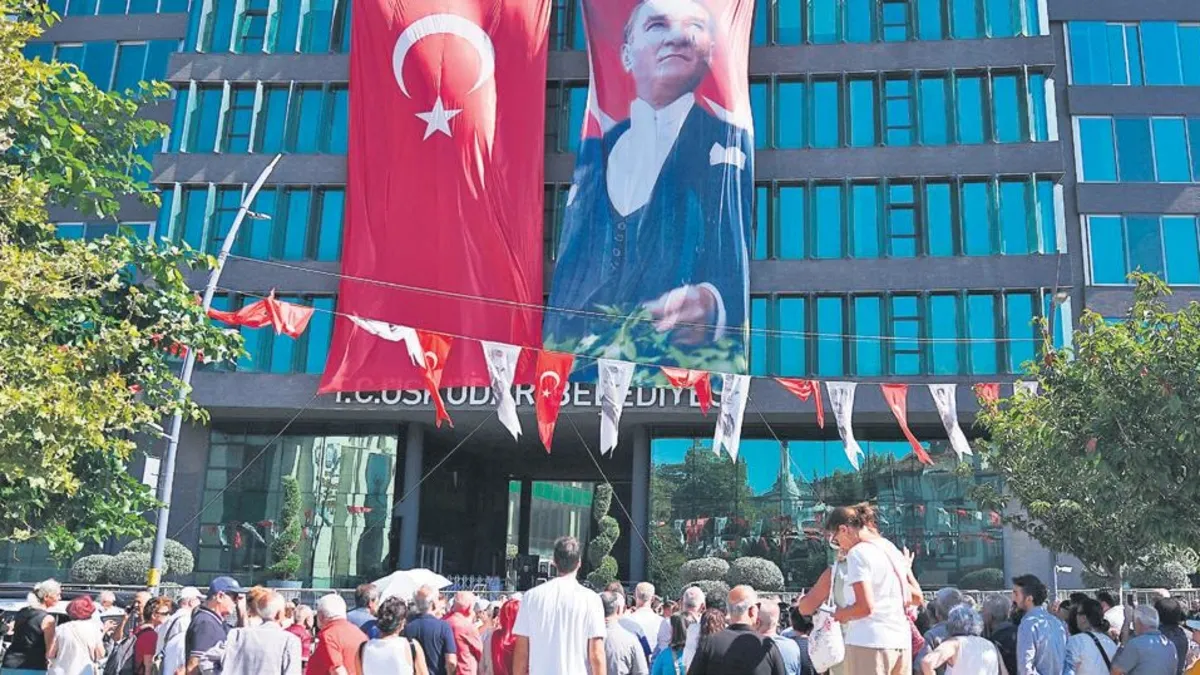 Üsküdar'da Seçim Krizi: Yeni Parti ve CHP Meclis Toplantısına Katılmadı