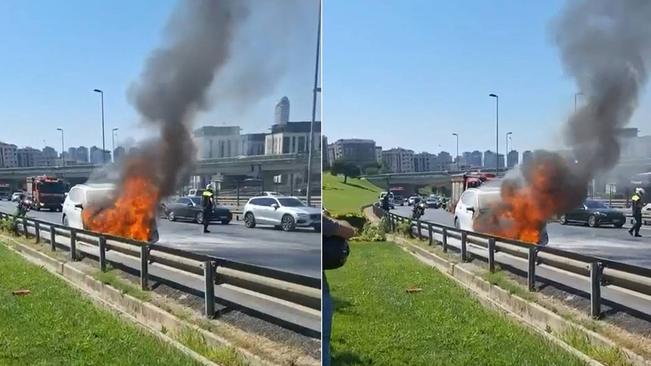 Üsküdar'da Seyir Halindeki Cip Alev Alev Yandı