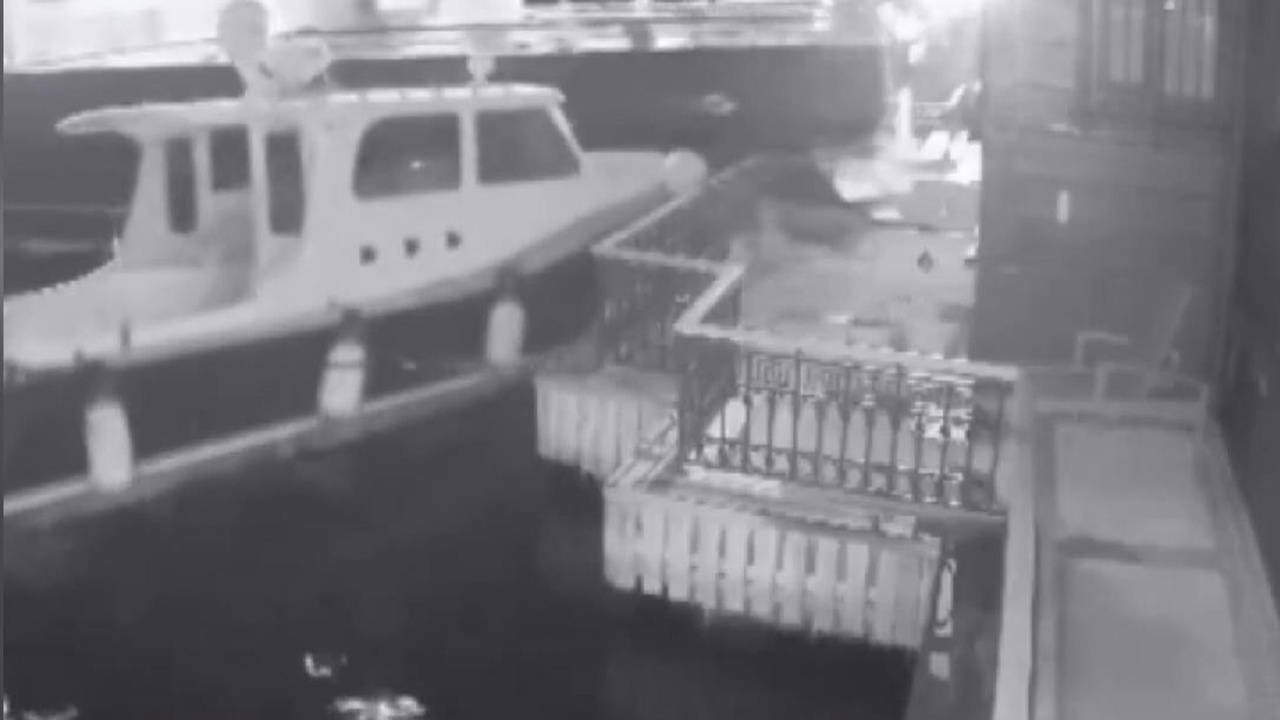 Üsküdar'da Yolcu Vapuru Yalıya Çarptı: Derin Mermerci'den Açıklama