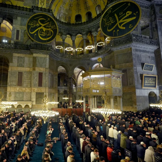 Ustanın Eli Değdi: Türk Siyasetinde Yeni Bir Dönem