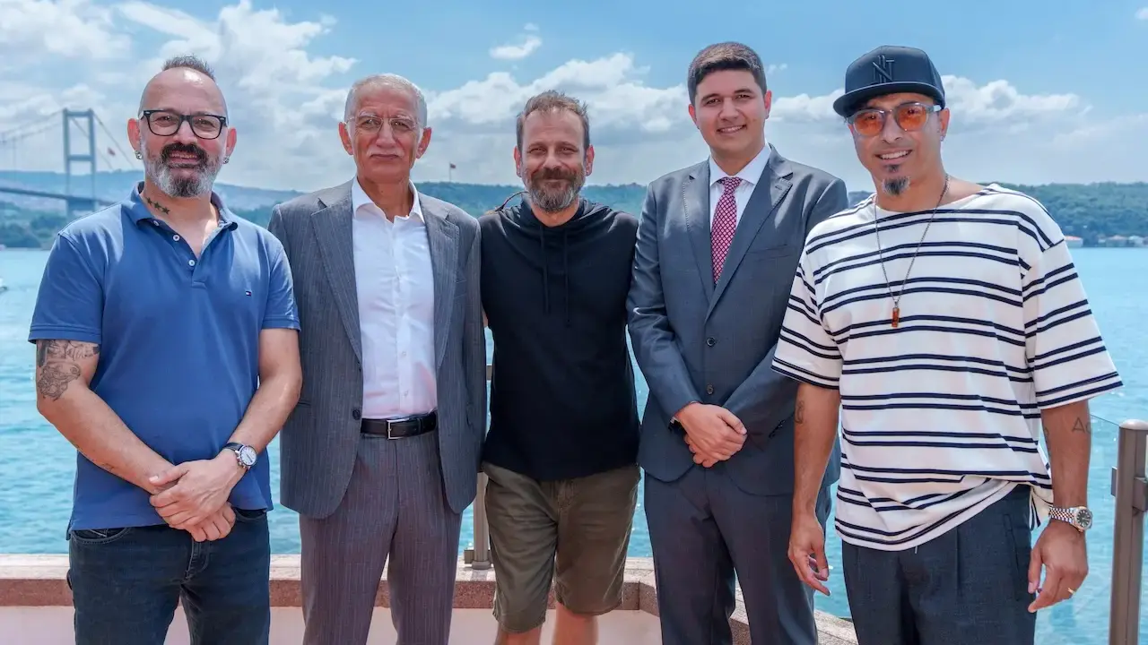 Uyumsoft'un 29 Yıllık Teknoloji Yolculuğu maNga'nın Müziğiyle Buluştu