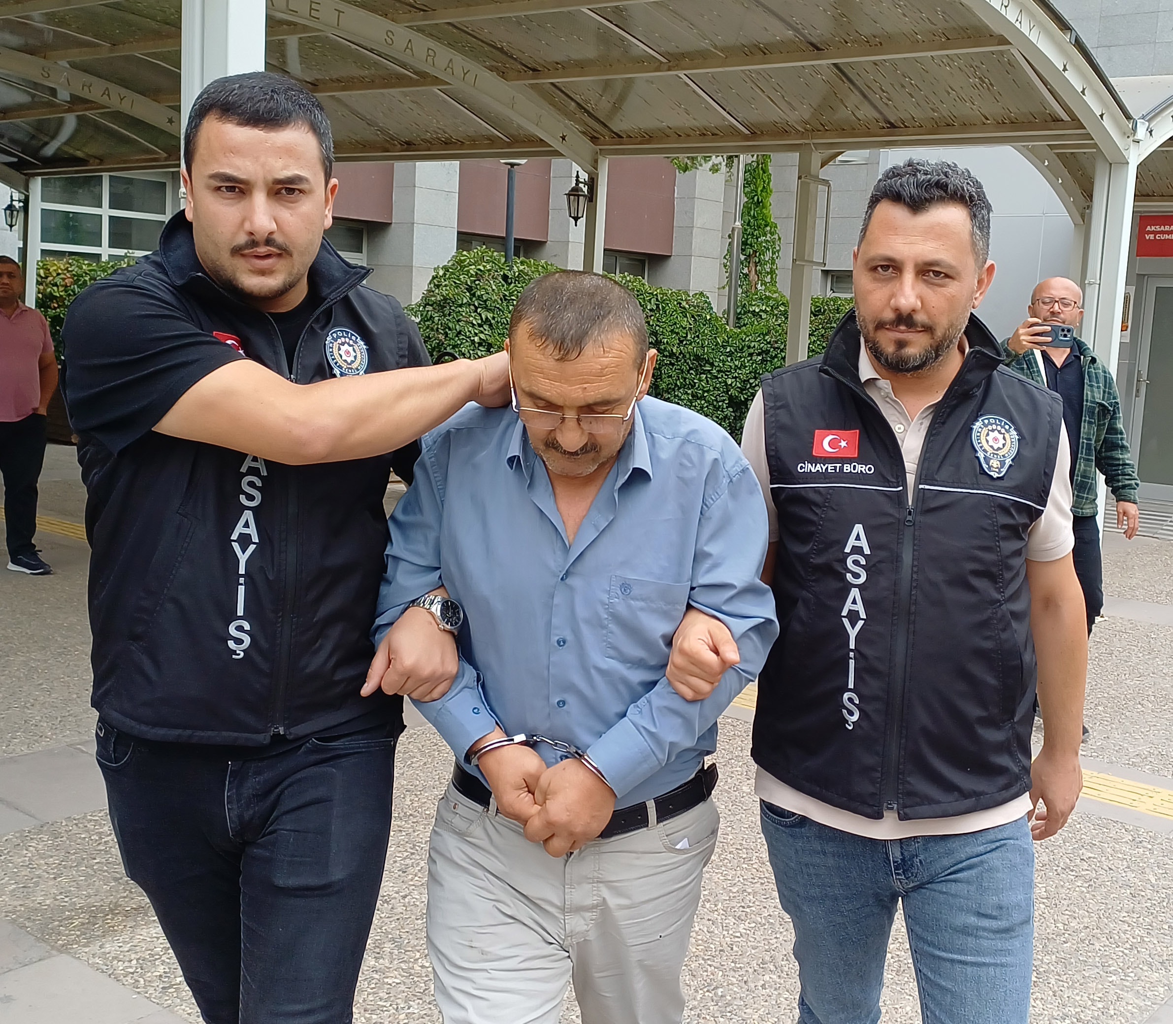 Uzaklaştırmaya Rağmen Eşini 5 Bıçakla Yaralayan Koca Tutuklandı
