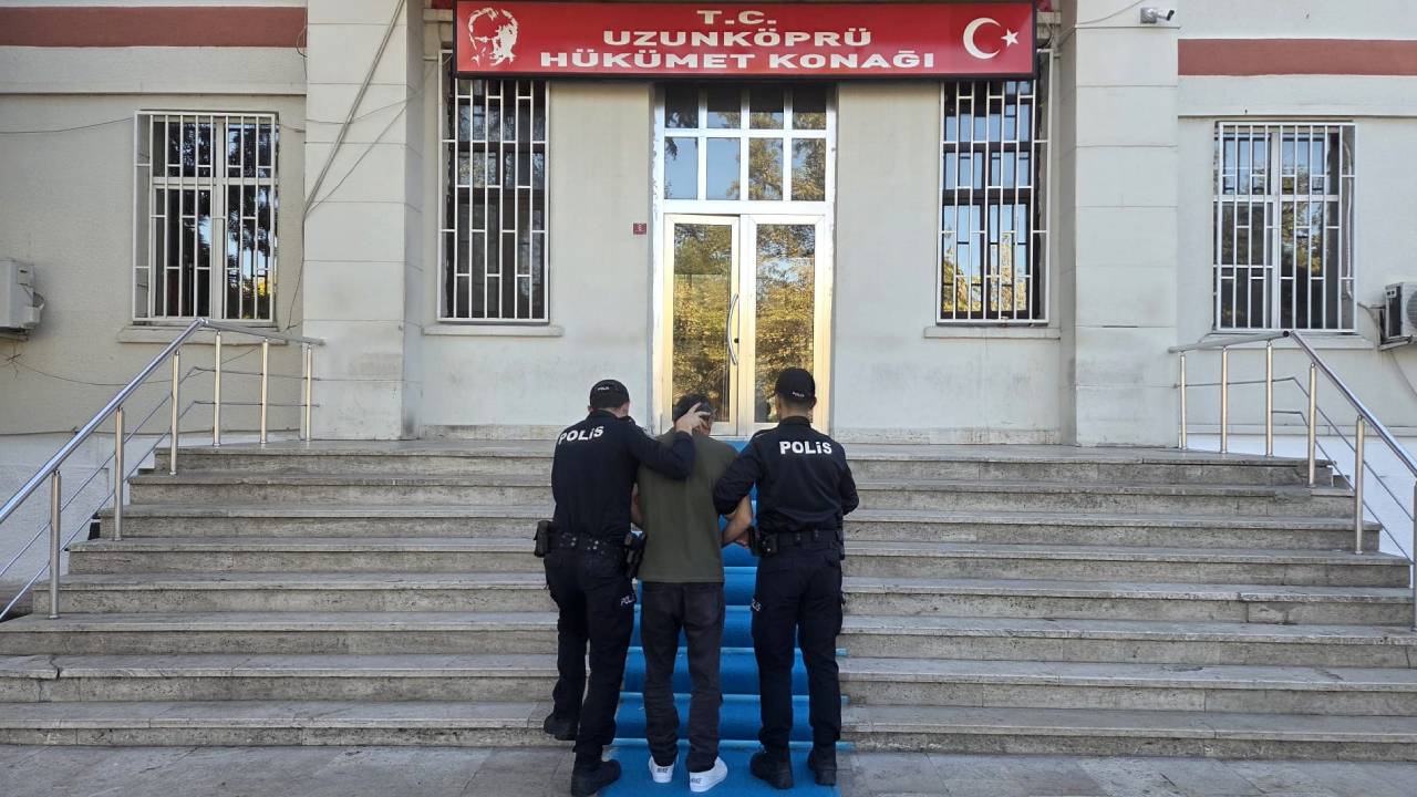 Uzunköprü'de Bıçaklı Kavga: 1 Ölü, 1 Yaralı, Şüpheli Tutuklandı