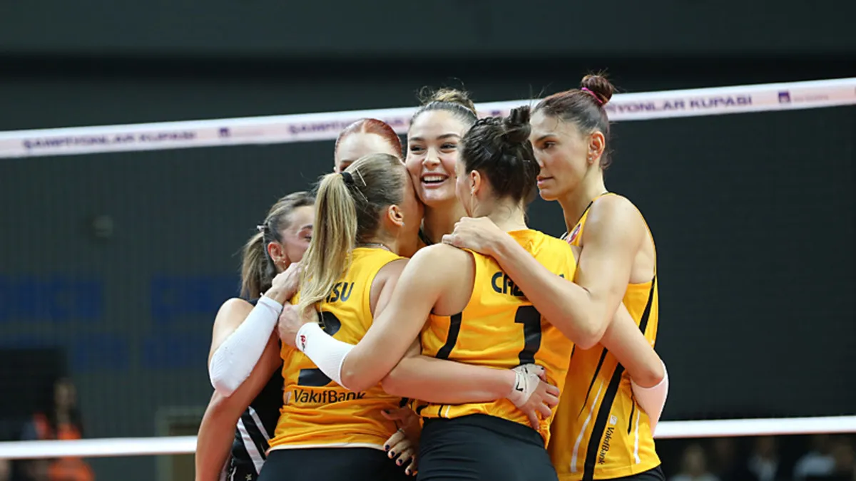 VakıfBank, AXA Sigorta Şampiyonlar Kupası'nı 3-2'lik Zaferle Kazandı