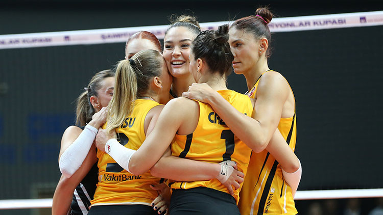 VakıfBank, Eczacıbaşı Peron İstanbul'u 3-2 Yenerek Şampiyonlar Kupası'nı Kazandı