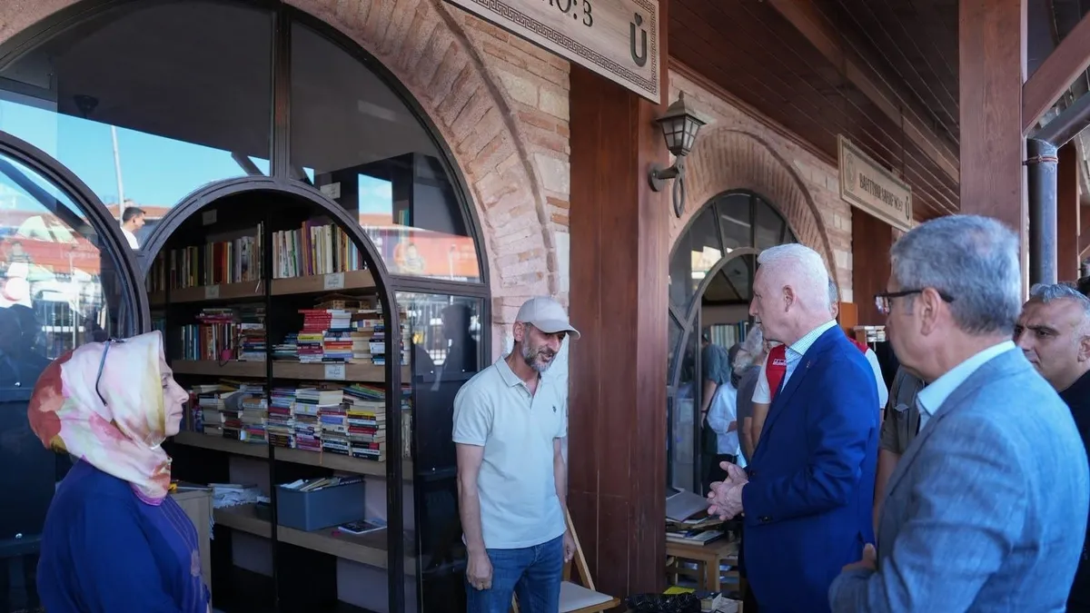 Vali Gül: Sahaflar Çarşısı'ndaki maddi zararları karşılayacağız