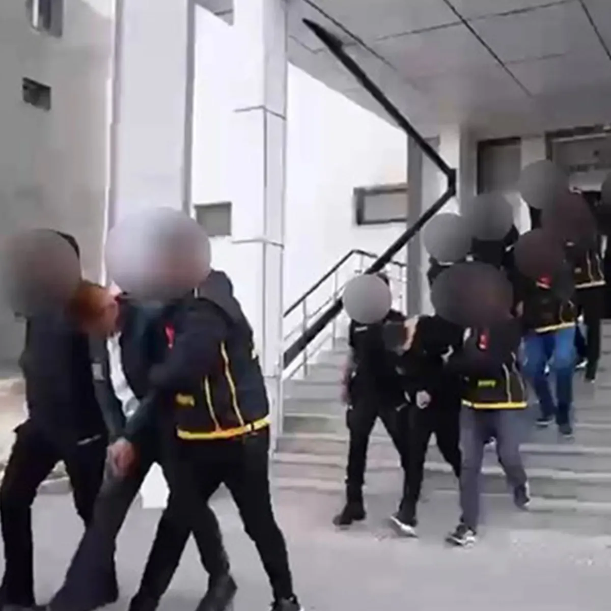 Van'da 2,3 Milyar TL'lik Şüpheli Harekette 11 Tutuklama