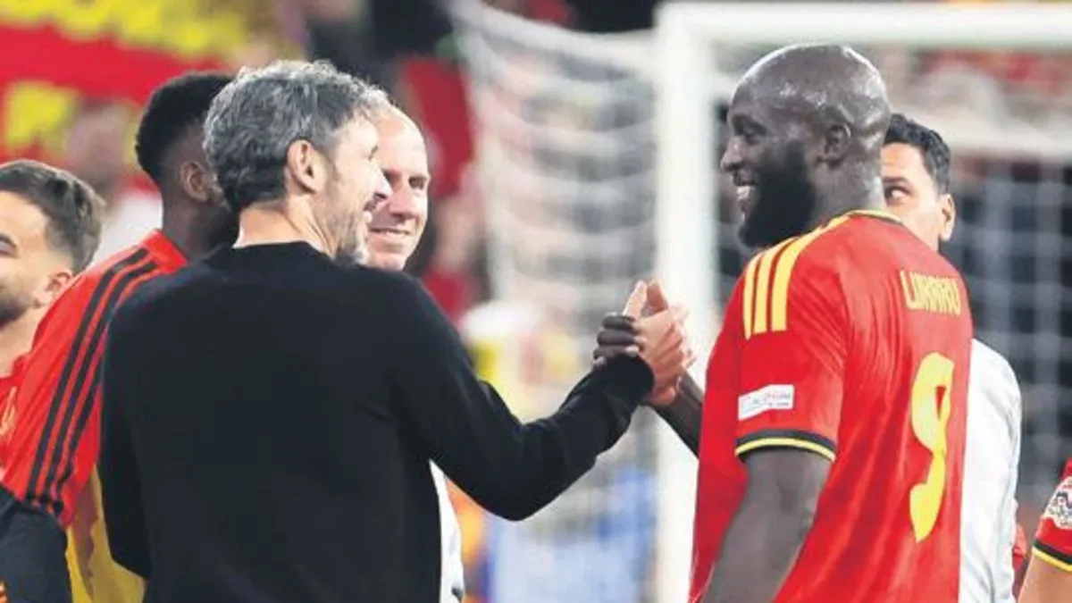 Van Bommel'den Lukaku'ya Övgü: 'Türkiye'yi İyi Oynayarak Yendik
