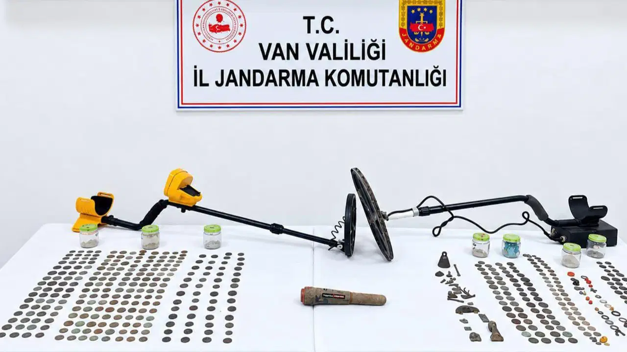 Van'da Roma Dönemine Ait 529 Sikke Jandarma Operasyonuyla Ele Geçirildi