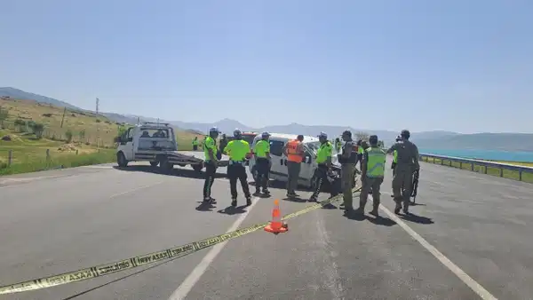 Van-Erciş karayolunda feci kaza: 1 asker şehit, 5 yaralı