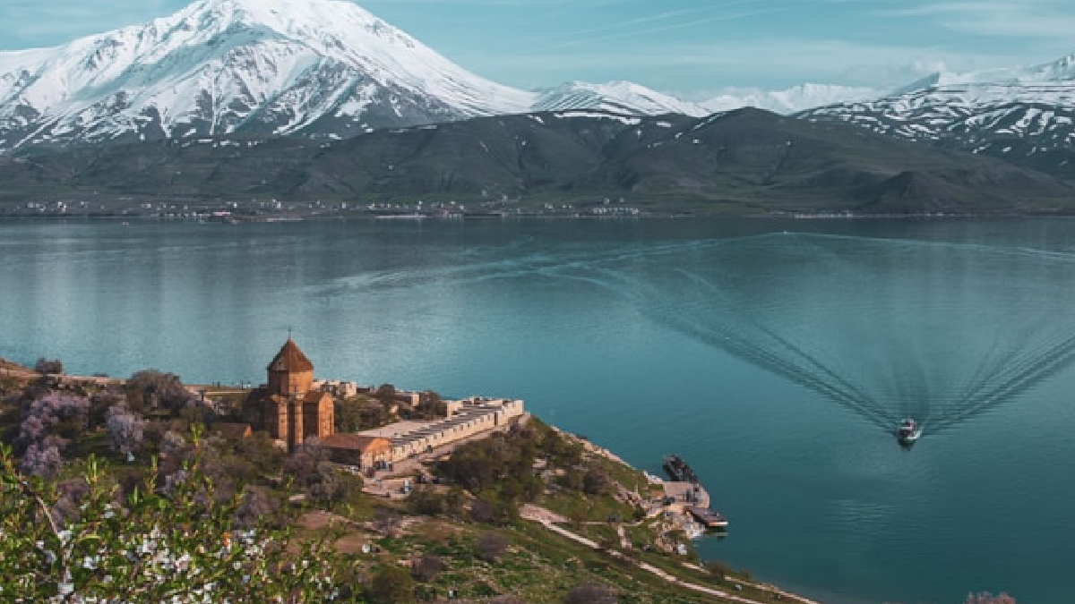 Van Gölü'nde endemik balık için av yasağı sona erdi