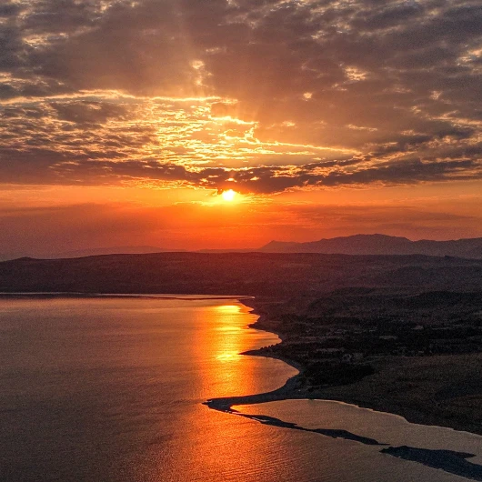 Van Gölü'nde Gün Doğumuyla Büyüleyici Manzaralar