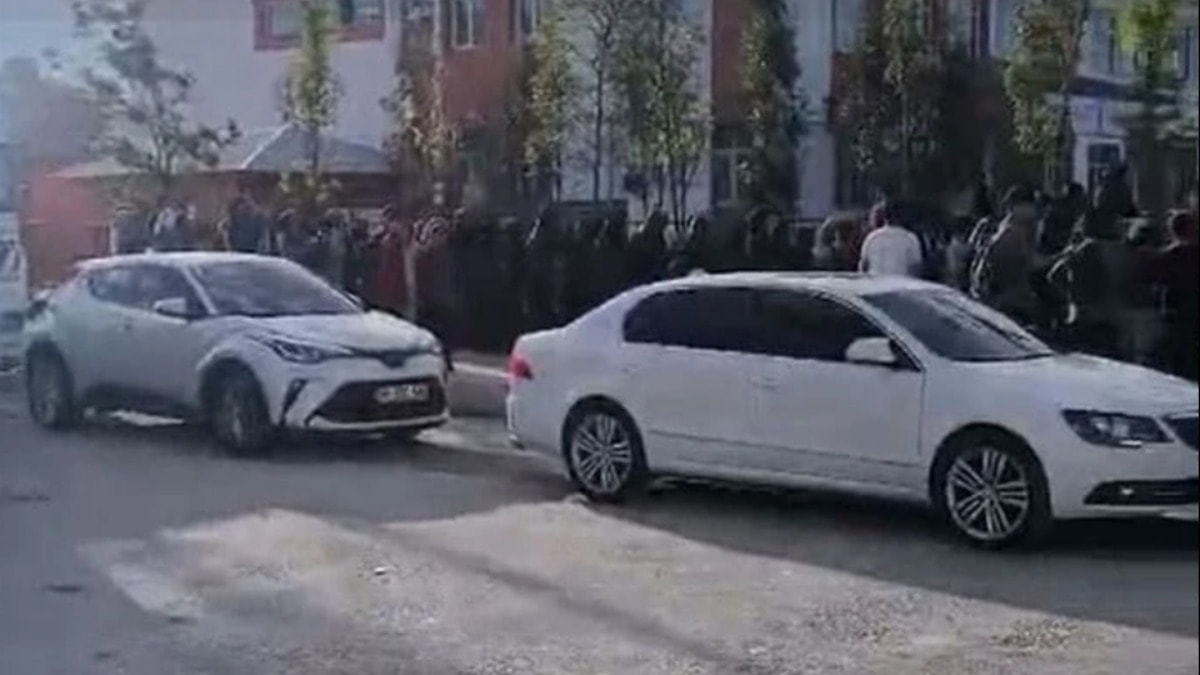 Van'da lise öğrencisi okula pompalı tüfekle geldi
