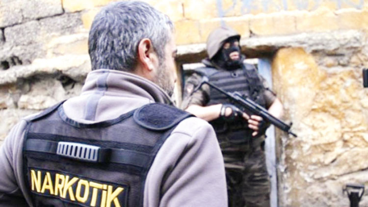 Van merkezli 11 ilde uyuşturucu operasyonu: 98 tutuklu