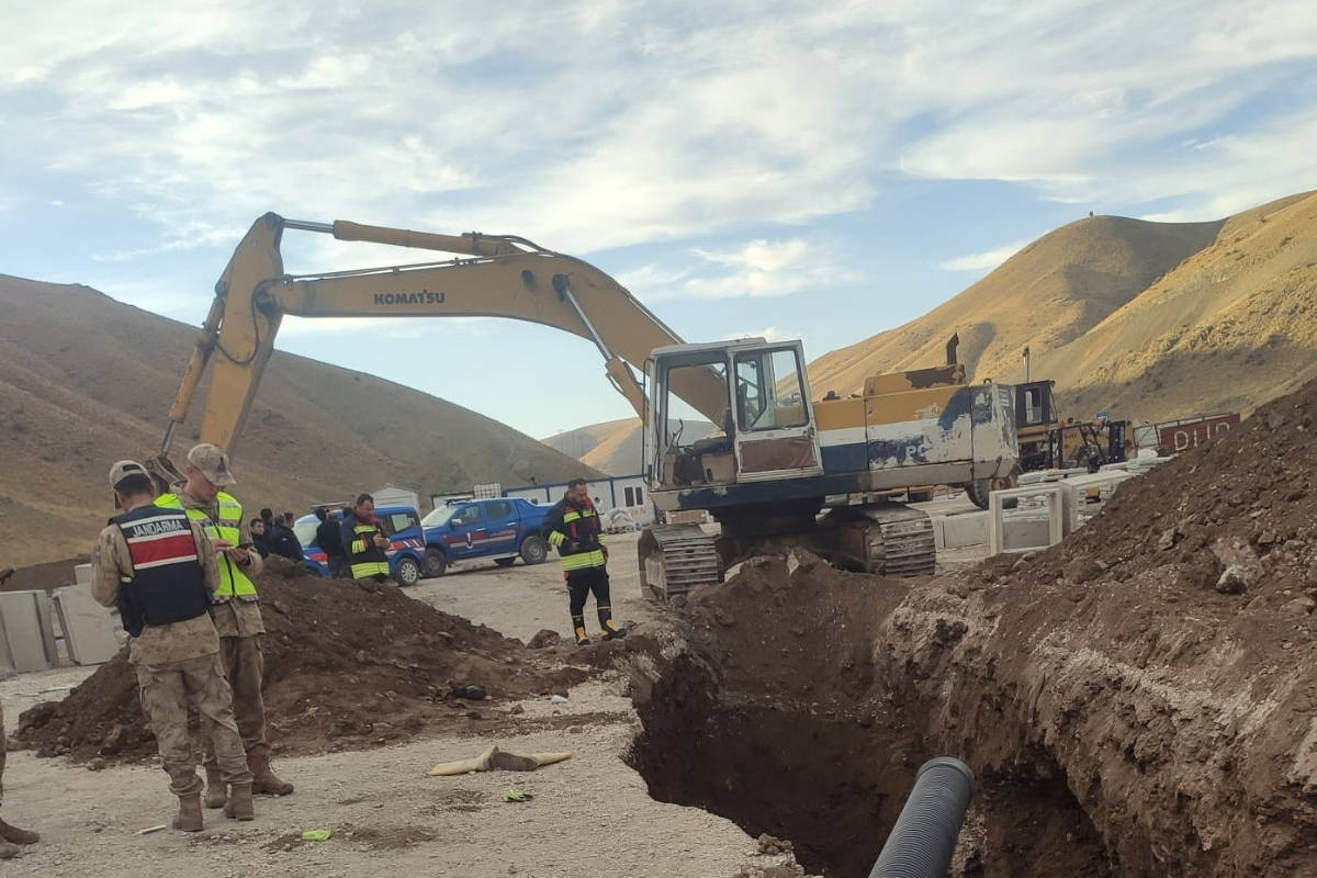 Van'da Altyapı Kazısında Göçük: İşçi Metin Güneş Yaşamını Yitirdi