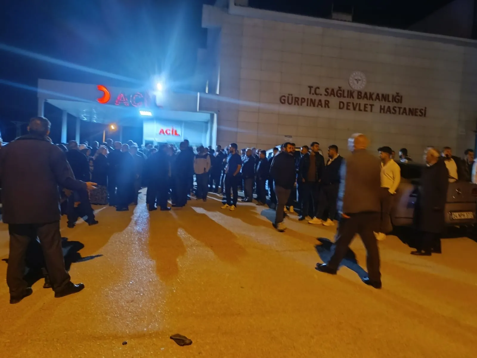 Van'da feci kaza: Baba hayatını kaybetti, oğlu yaralı kurtuldu