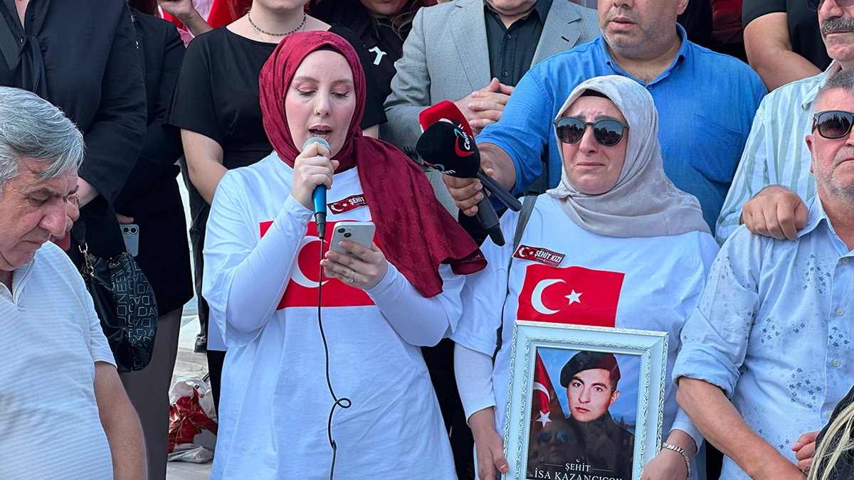 Vatan Sağ Olsun Demenin Bedelini Bize Ödetmeyin: İstanbul'da Çerçeve Yasa Protestosu