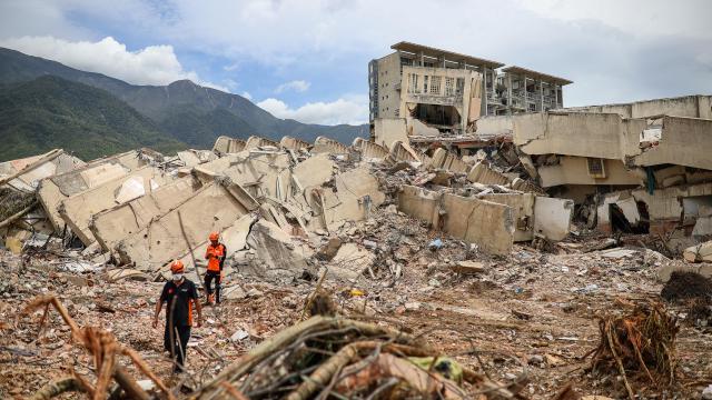 Venezuela'daki Depremzedelere Cami Sığınak Oldu