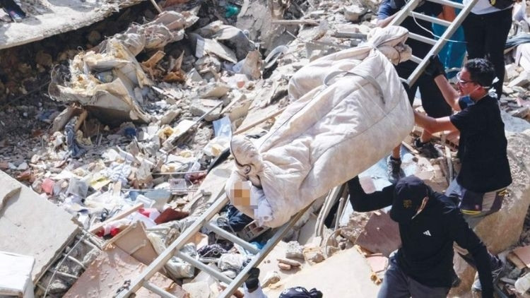 Venezuela'da 50 bin kişi enkaz altında: Umutla ölüm arasında zamana karşı yarış
