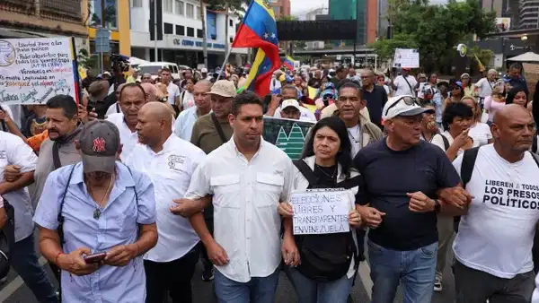 Venezuela'da ABD Büyükelçiliği önünde seçim protestosu