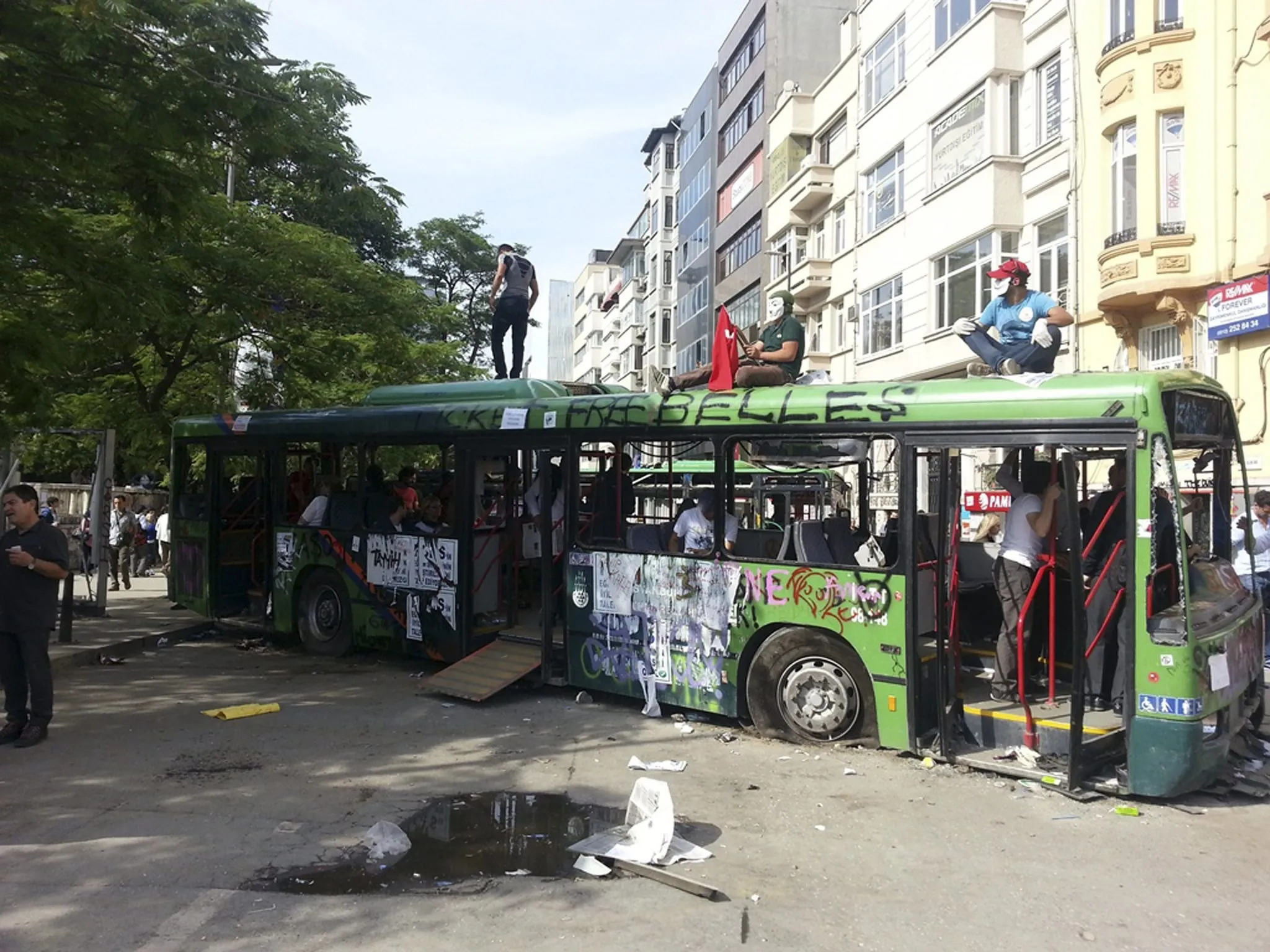 Vesayetin kirli satrancı milli iradeye çarptı: Gezi operasyonu