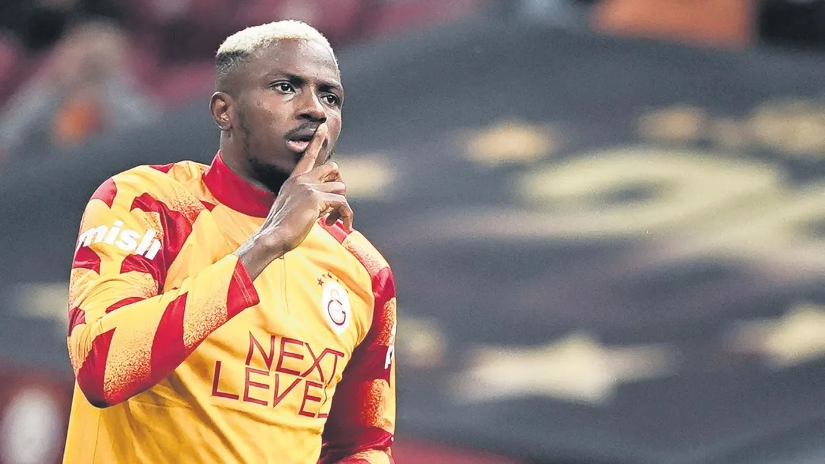 Victor Osimhen Barcelona'ya üstünlük kurar