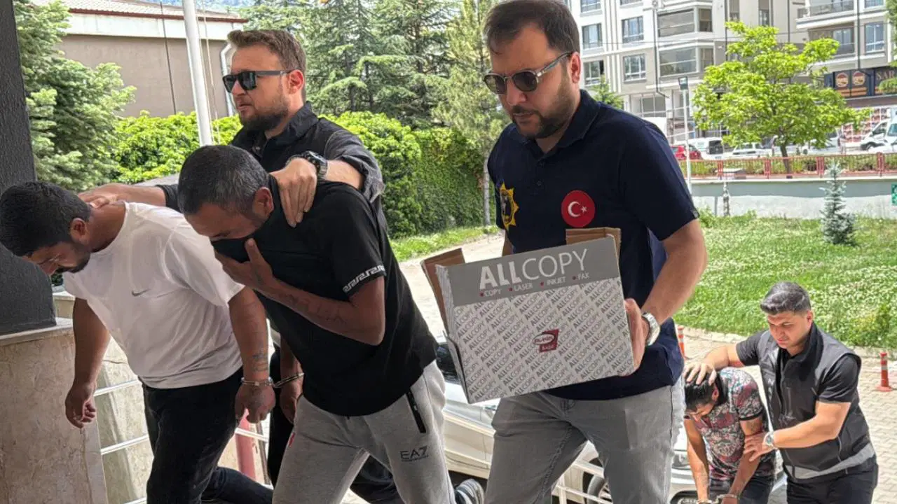 Vites körüğünde uyuşturucu sevkiyatı: 2 tutuklama