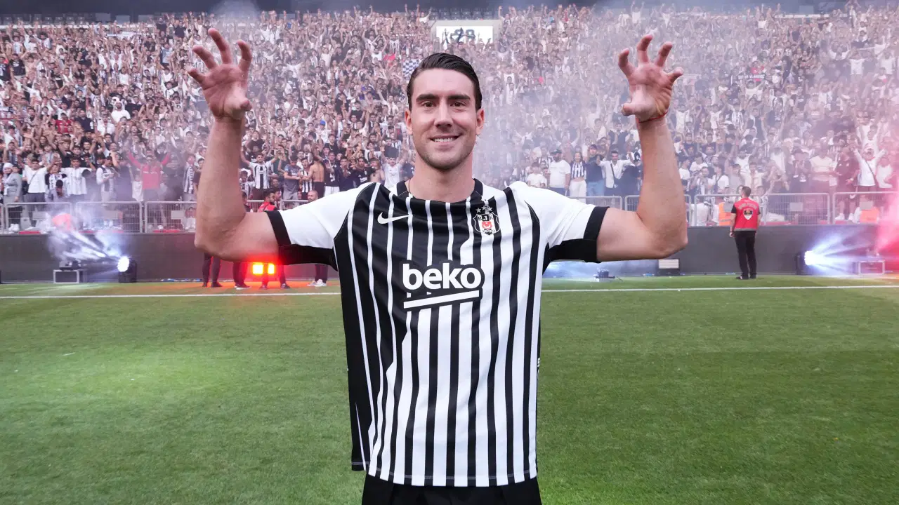 Vlahovic, Beşiktaş Transferini Anlattı: 'Birçok Kulüple Görüştüm Ama