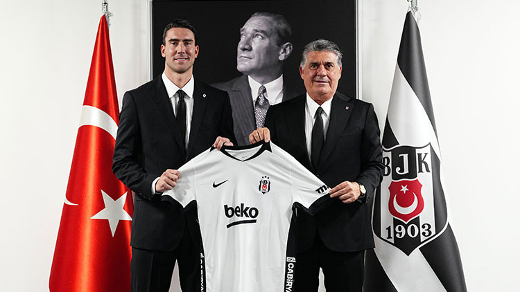 Vlahovic'in Forma Gelirinin Yüzde 10'u UNICEF'e Bağışlanacak