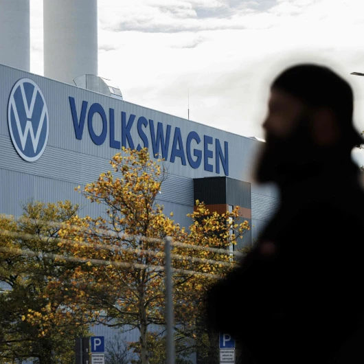 Volkswagen'den tarihi karar: 100 bin işçinin sözleşmesi feshedildi