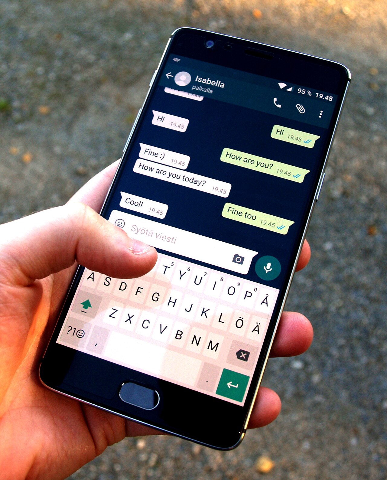 WhatsApp iPhone'a Çoklu Hesap Özelliği Getirdi