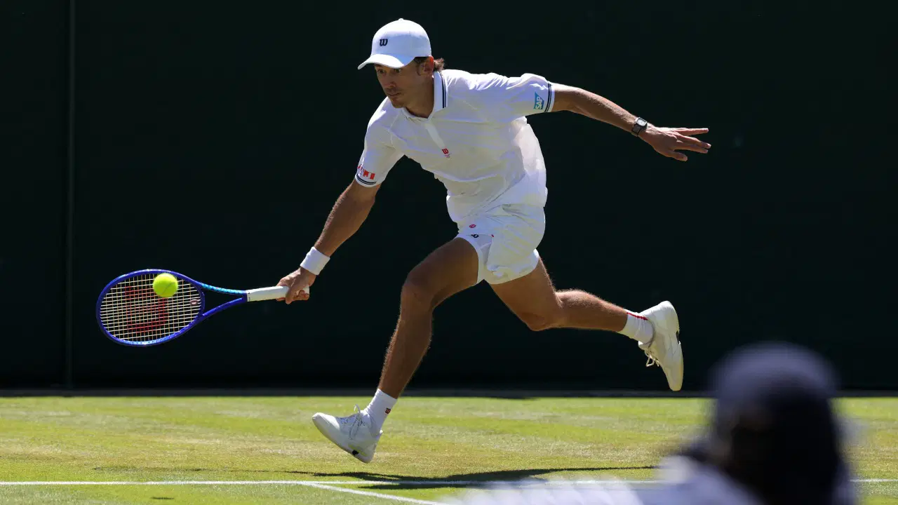 Wimbledon'da Taylor Fritz ve Alex de Minaur Üçüncü Tura Yükseldi