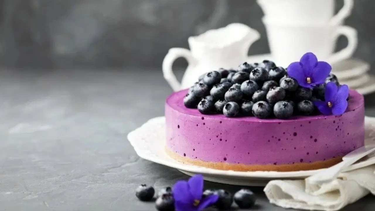 Yaban Mersinli Cheesecake: Çay Saatlerinin Yeni Favorisi