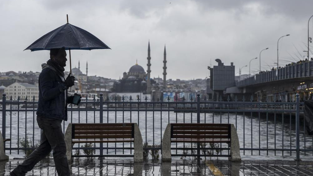 Yağmur İstanbul'a Geri Dönüyor: AKOM Uyardı