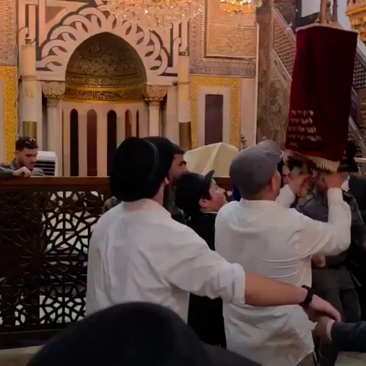 Yahudi Yerleşimciler Harem-i İbrahim Camii'nde Müzikle Dans Etti