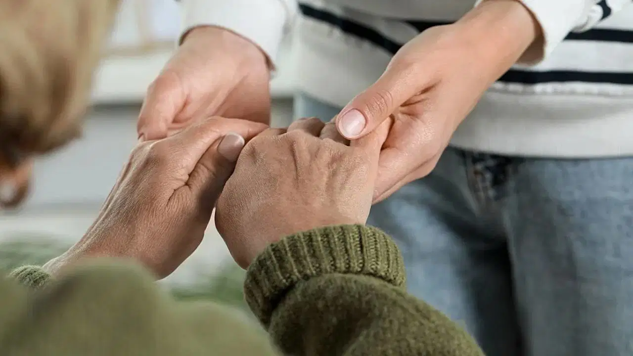 Yalnızlık Alzheimer riskini yüzde 50 artırıyor