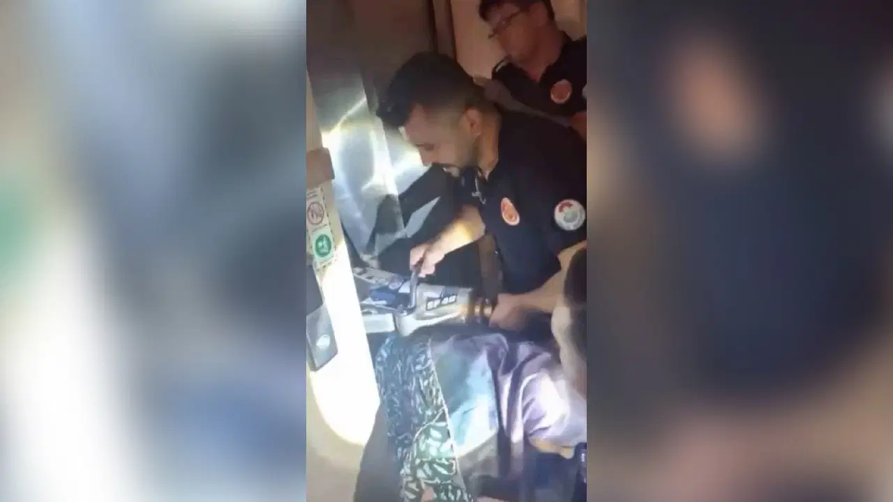 Yalova'da asansörde mahsur kalan 9 kişi kurtarıldı