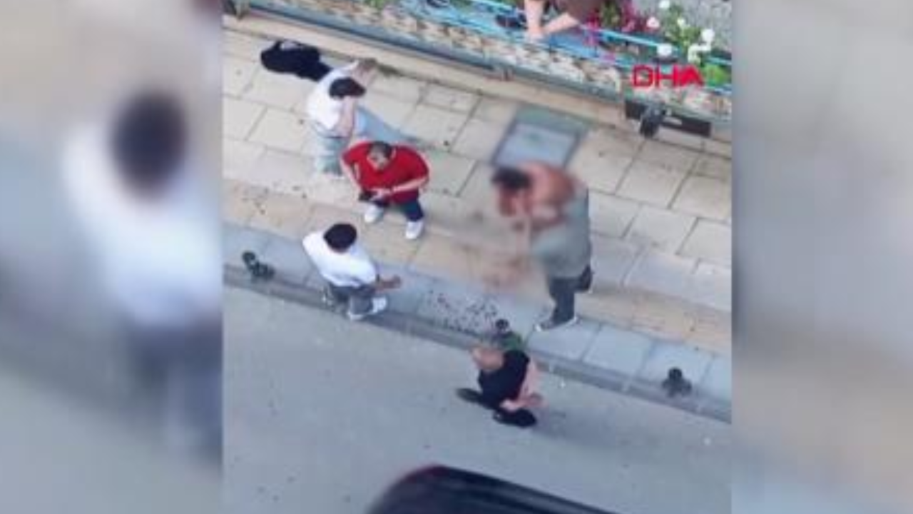 Yalova'da husumetlilerine benzettiği 2 kişiyi bıçakladı: Yoldan geçenler müdahale etti